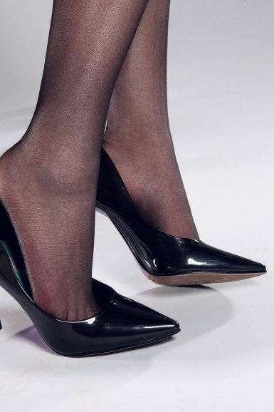 梦之路组合全新单曲《百花深处》英雄美人永相伴：开云公司