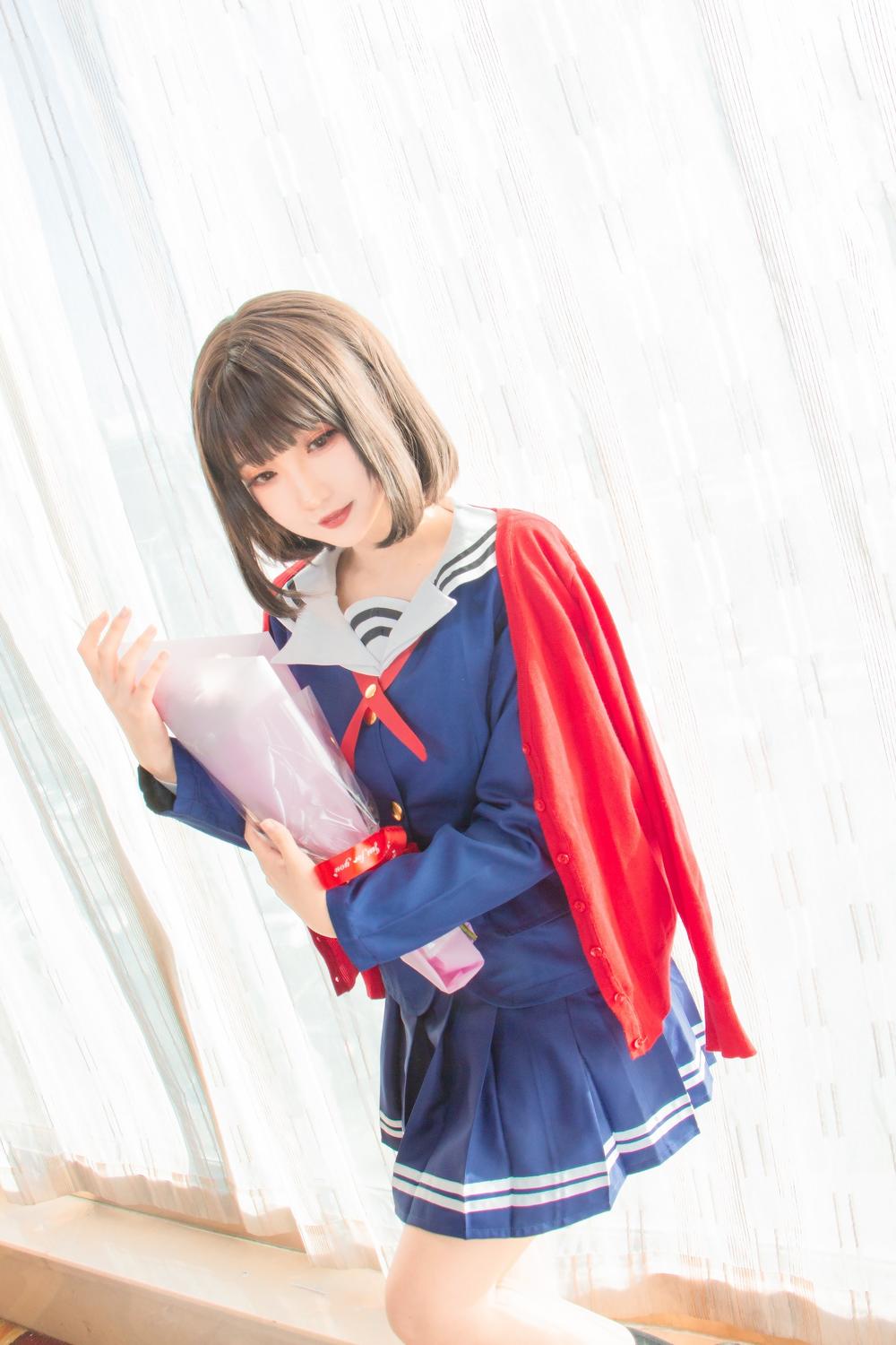 Tian登上时尚杂志 与众明星同框出镜|开云直播平台(图1) 开云公司