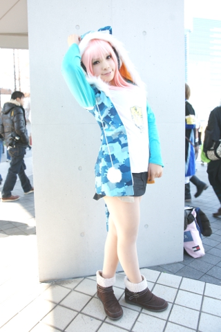 开云公司_新晋唱作人 VaVa 毛衍七发布同名专辑 突破自我展现全能魅力(图3) 开云